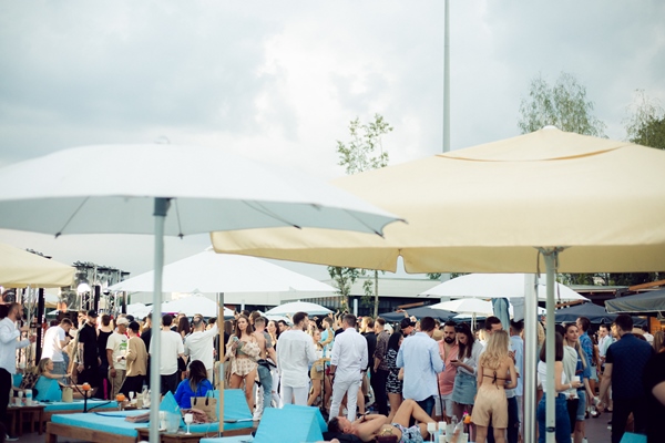 <strong>Не Techno единым: Techno Rooms расширяет горизонты идеальных летних вечеринок</strong><strong></strong>