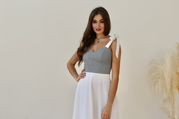 Модная женская одежда оптом: тренды лета￼