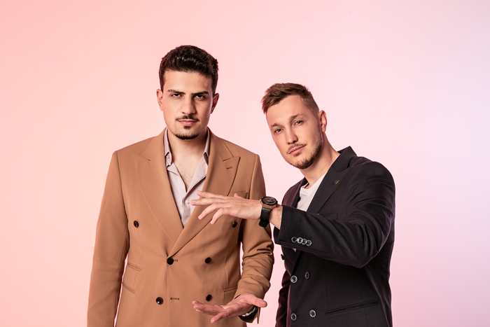 Тандем молодых фокусников «Марк&Артак» в своем новом иллюзионном шоу в Москве