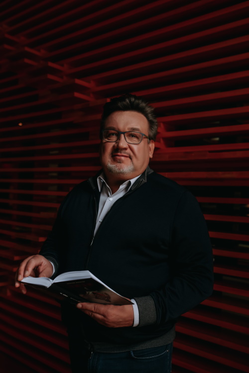 Алексей Филатов выпустил новую песню «Служу России» на 48-ю годовщину образования спецподразделения «Альфа»