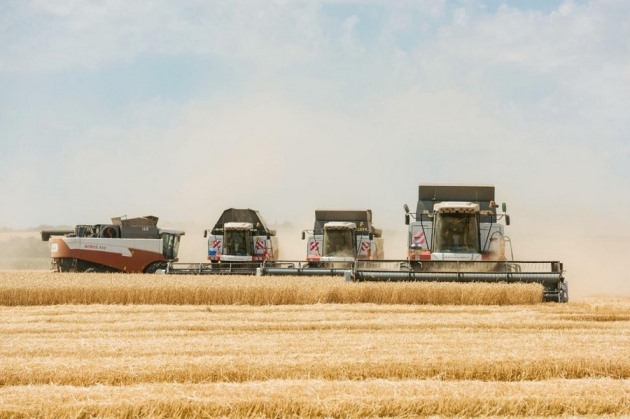 ￼Современный зерноуборочный комбайн ACROS российского производства 2022 года