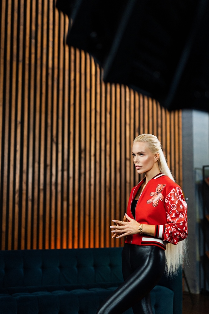 МУЗ ТВ презентовал новый сезон шоу «10 самых» с Алисой Лобановой в роли ведущей