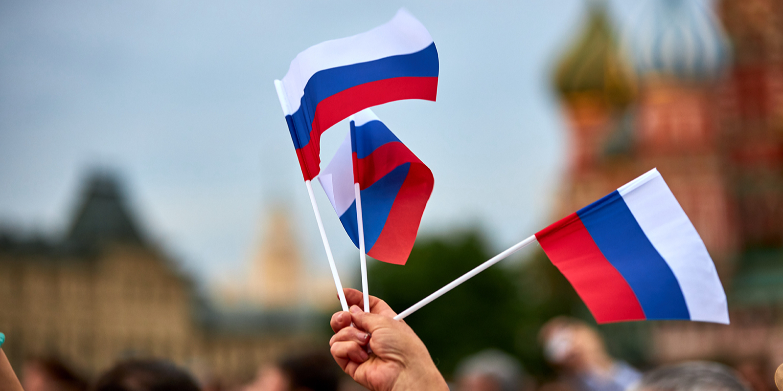 На ВДНХ в честь Дня флага РФ проведут экскурсии и лекции