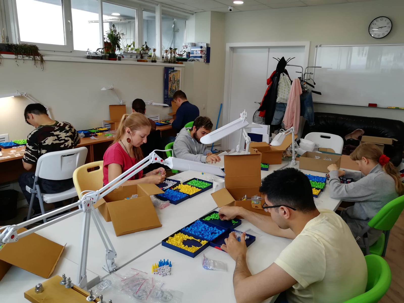 Сотрудники интеграционных мастерских «Мастерские Роста» создали более 380 000 изделий