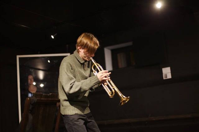 Отражение множественности миров в Галерее Glubina