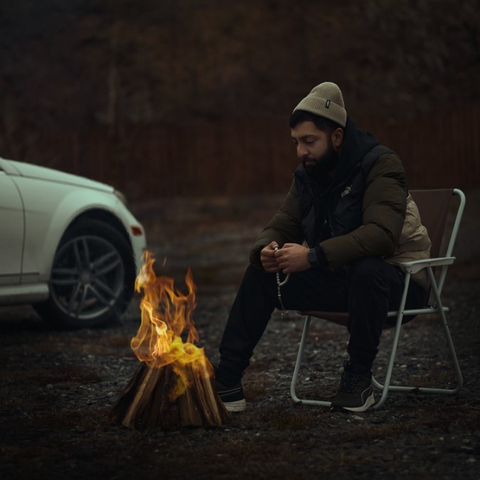 Певец Buga признался в том, что был предан в новом треке “Временно”