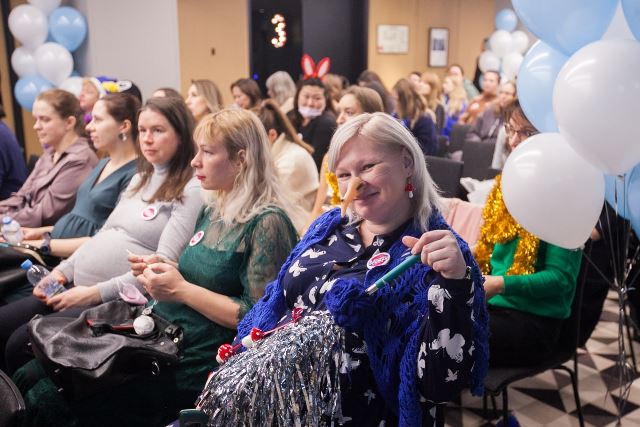 Беременные москвички отрепетировали встречу Нового года