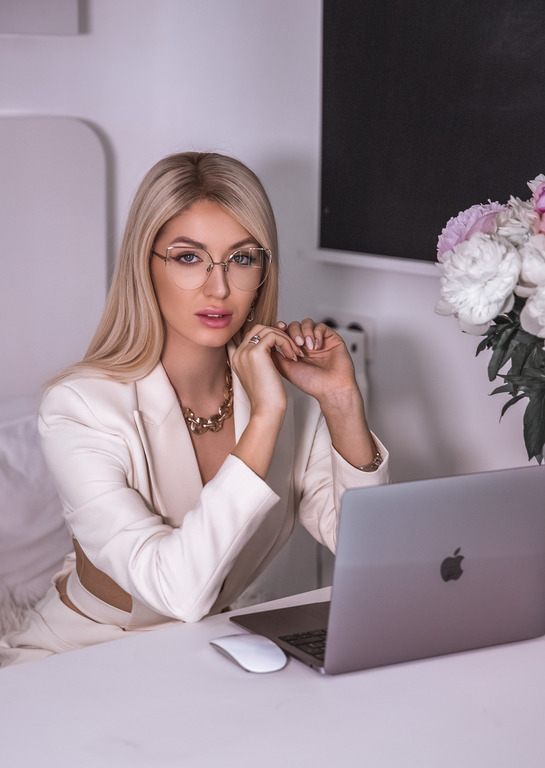 ￼«Высокий доход на фрилансе возможен только при наличии системности»,—  бизнес-наставник София Рожновская