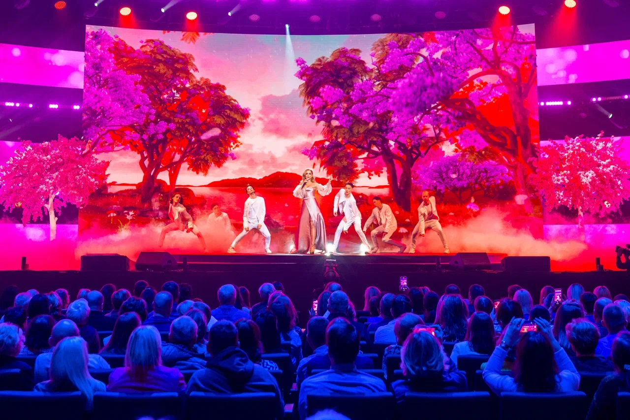 Отечественные топ-звезды рассказали о песнях на стихи Михаила Гуцериева