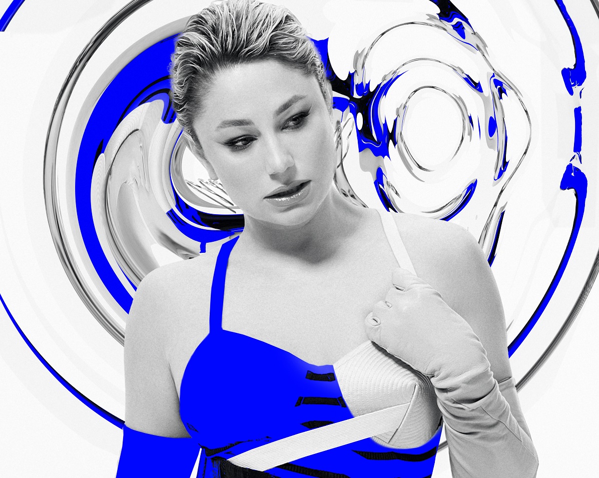 Песню «На синих озёрах» на стихи Михаила Гуцериева исполнила певица Наталья Гордиенко