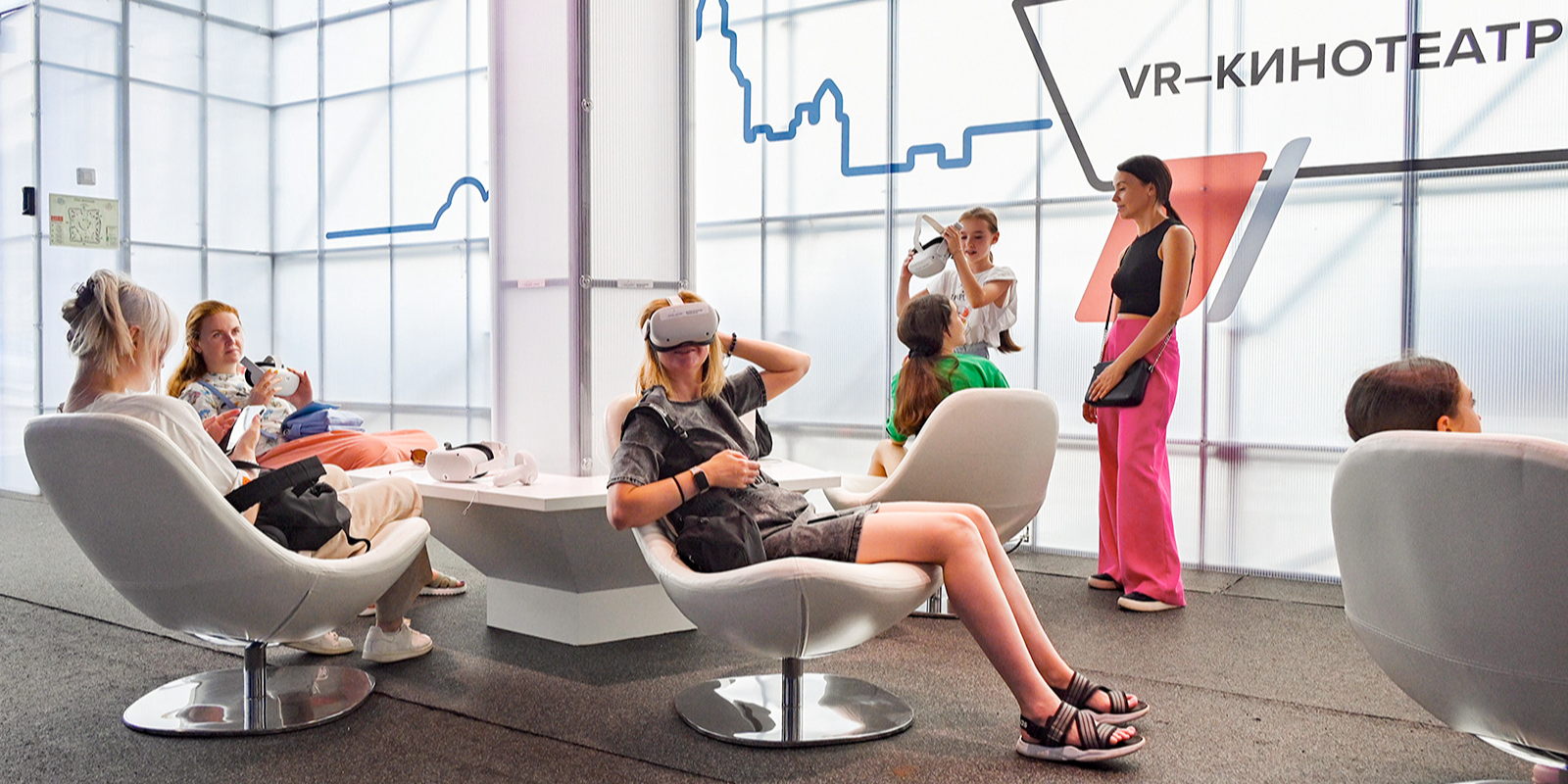 Для гостей Московского урбанфорума в «Лужниках» подготовили виртуальные экскурсии по столице