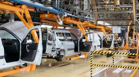 Столичные власти продолжают оказывать поддержку автомобилестроительным предприятиям