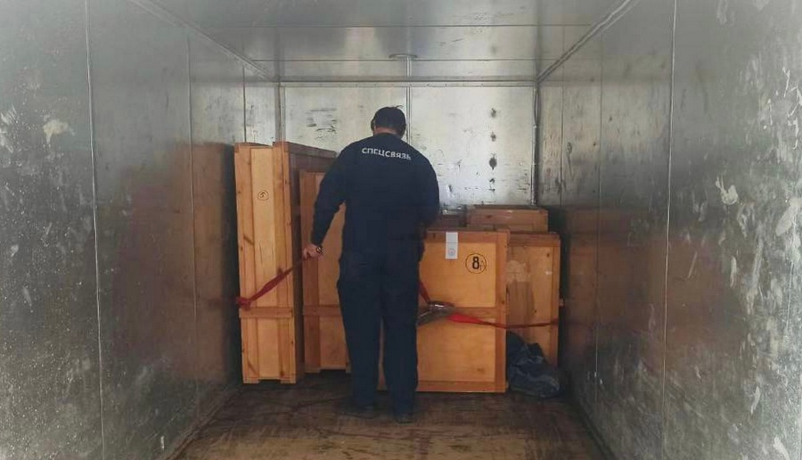 Работники Спецсвязи доставили из Краснодара в Тулу уникальную коллекцию картин