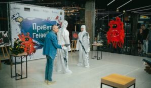 Выставка 13-летнего художника-дислексика Серджио Бело состоялась в Москве