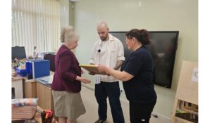 Рэпер Александр Степанов (ST) привез гумпомощь от Фонда «Орион» Центру детского и юношеского творчества Мариуполя