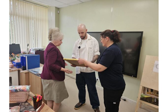 Рэпер Александр Степанов (ST) привез гумпомощь от Фонда «Орион» Центру детского и юношеского творчества Мариуполя