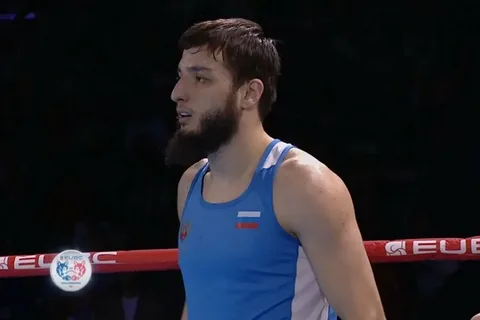 Тархан Идигов победил на европейском первенстве по боксу в весе до 67 кг