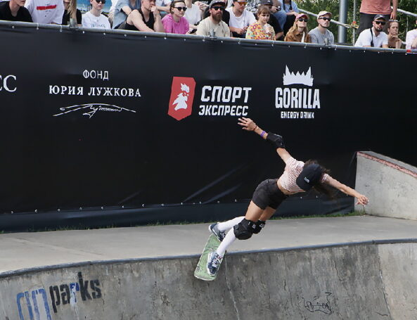 Фонд Юрия Лужкова наградил спортсменов на спортивном фестивале The BOWL