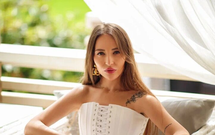 Ксения Мосунова вручила ключи от «Нивы» победителям конкурса родословных