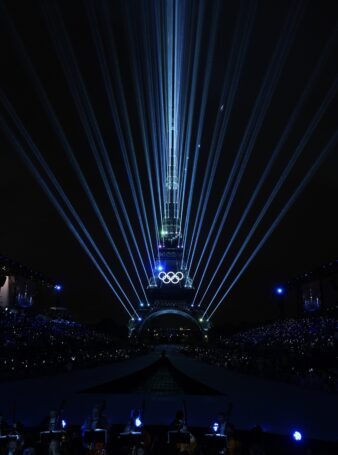 Анастасия Щипанова на открытии Олимпиады в Париже: роскошь, неожиданности и спорные моменты