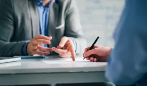 Сменить гендиректора ООО – только через нотариуса