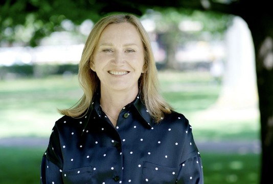 Призеры теннисного турнира имени Юрия Лужкова получили награды от фонда его имени