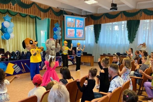 Первоклассники Нижнекамска: с помощью KAMA TYRES к новым знаниям