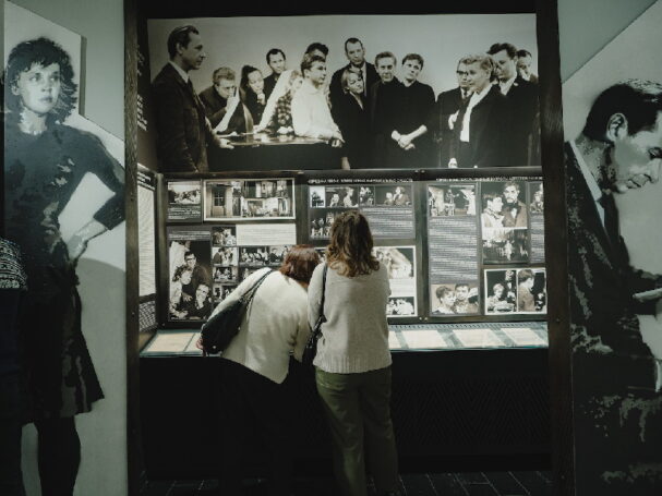 «Современник. В объективе времени»: знаменитый театр запустил необычный формат экскурсий выходного дня