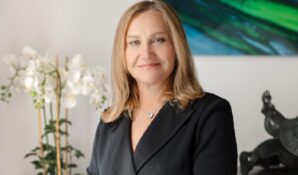 С поздравлением к победителям конкурса вопросов к Экономическому диктанту обратилась глава Фонда Юрия Лужкова