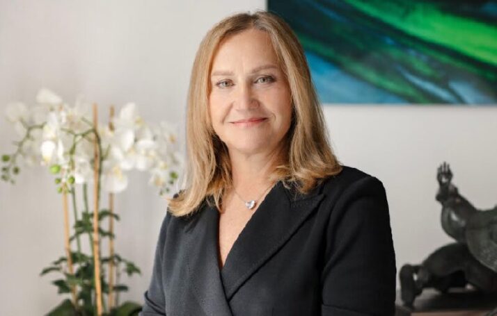 С поздравлением к победителям конкурса вопросов к Экономическому диктанту обратилась глава Фонда Юрия Лужкова