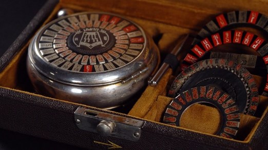 Музей криптографии знакомит со старинными шифровальными машинами в проекте «Механическое сердце»