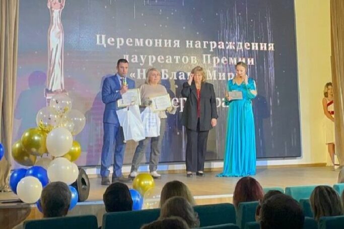 Учебник Александра Минакова «Искусственный интеллект и нейросети в образовании» получил признание на международной Премии «На благо мира»