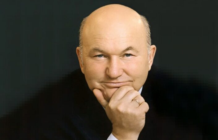 В Севастополе предложили присвоить звание Почётного гражданина Юрию Лужкову посмертно