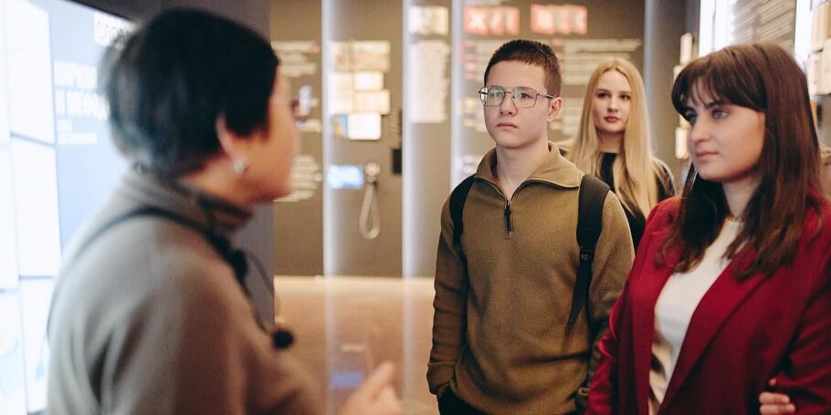 К 80-летию Победы: для московской молодежи организуют серию автобусных экскурсий