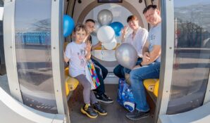 «Воздушный трамвай»: миллионный пассажир прокатился по канатной дороге на ВДНХ