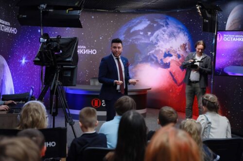 Роман Миров