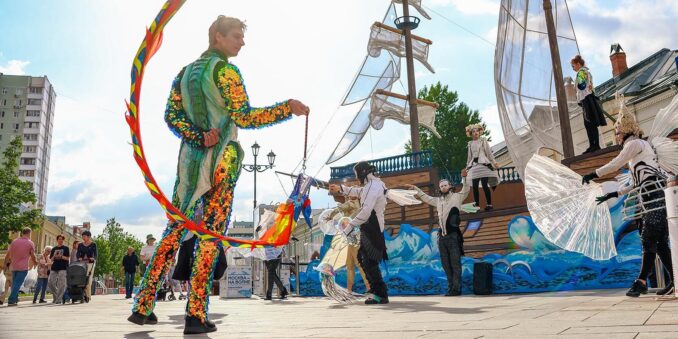 Роман Миров