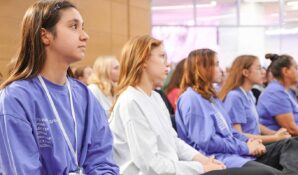 Более 100 тысяч человек прошли обучение по программам «Мосволонтера» за 11 лет