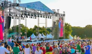 Кинопоказы, выставки и концерты ждут москвичей ко Дню семьи, любви и верности