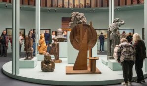 Сотни экскурсий и десятки тысяч посетителей: уже месяц на ВДНХ работает выставка Русского музея