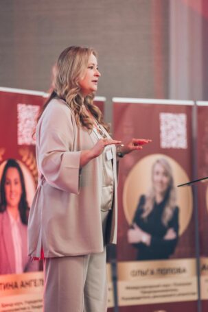 Она родила пятерых детей вопреки диагнозу «бесплодие». Теперь тысячи женщин идут по пути Елены Кайзер