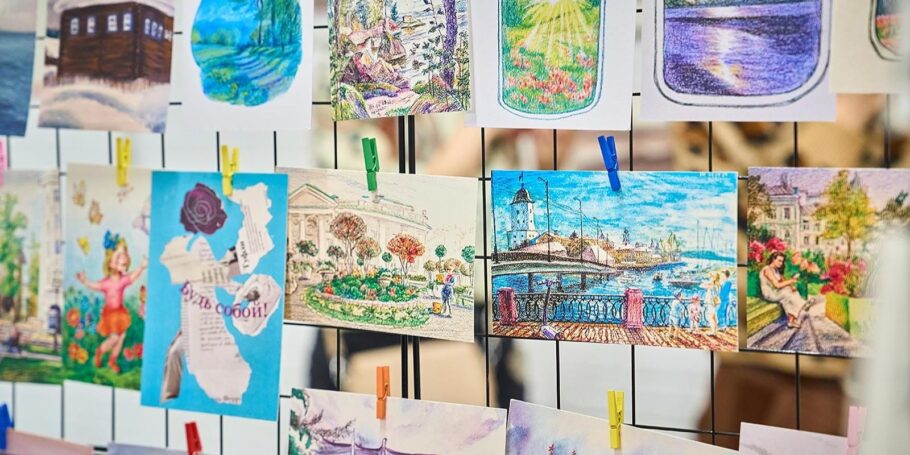 В Москве начался детский творческий конкурс в честь Года единства народов России