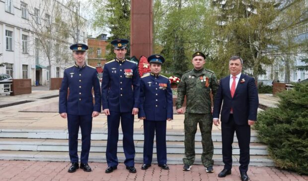 В едином строю памяти: ОДК-Салют и «Русские Витязи» поздравили сотрудников с Днем Победы