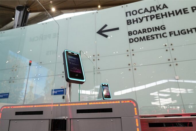 Более 1500 пассажиров сдали биометрию в Пулково